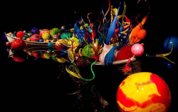 Chihuly's Ikebana and Float Boats