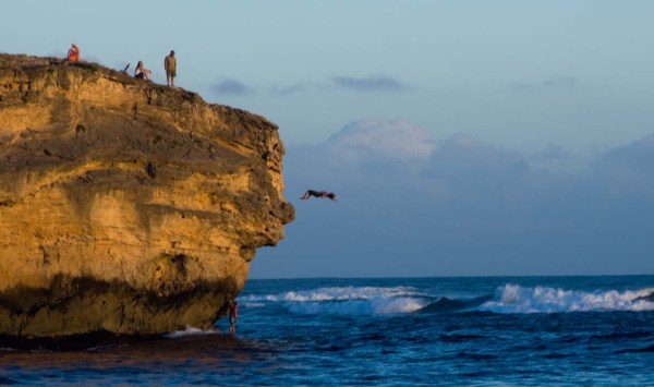 Cliff Diving Shipwreck Beach, Kauai
