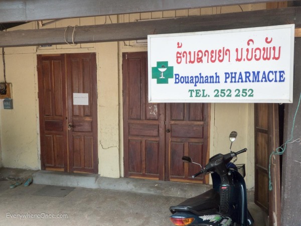 I think the sign translates to "Pharmacy of the Closed Doors" which is how we typically found them